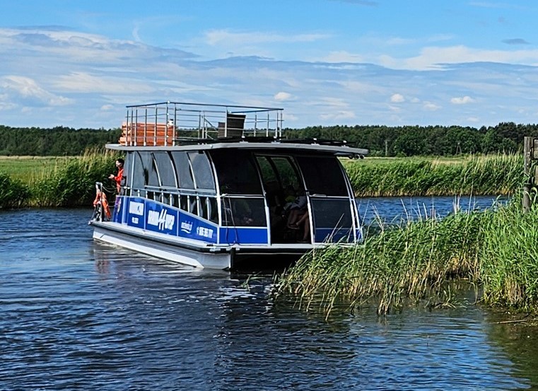 Rejs tramwajem wodnym Wodniczka lub Szuwarka po Krainie44 wysp
